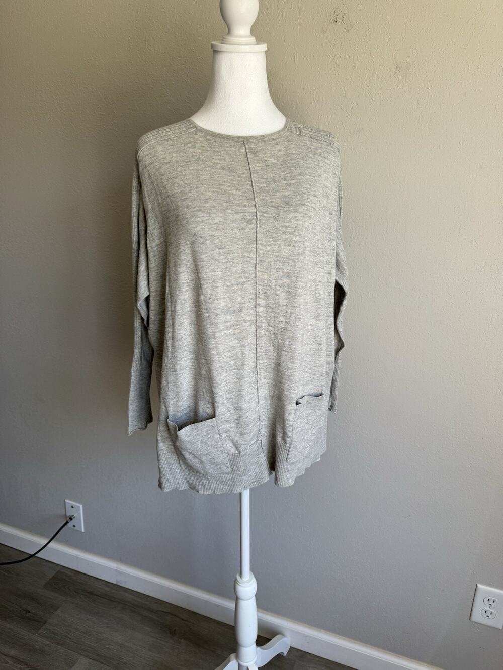 Lilly Pulitzer Gray Ribbed Long Sleeve Lightweight Sweater Womens S Classic